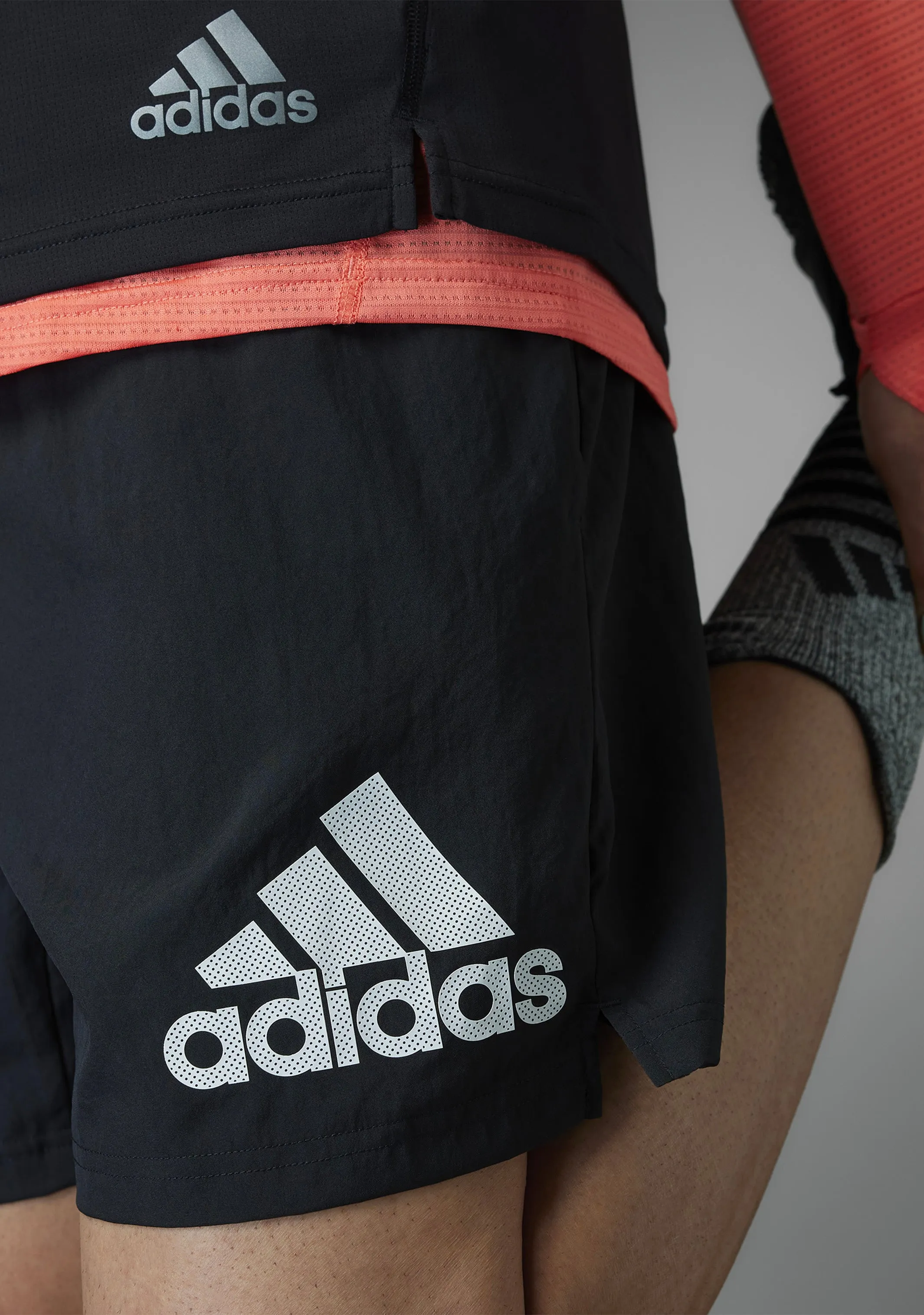 Adidas Mens Run It 7 Inch Shorts <br> H59883
